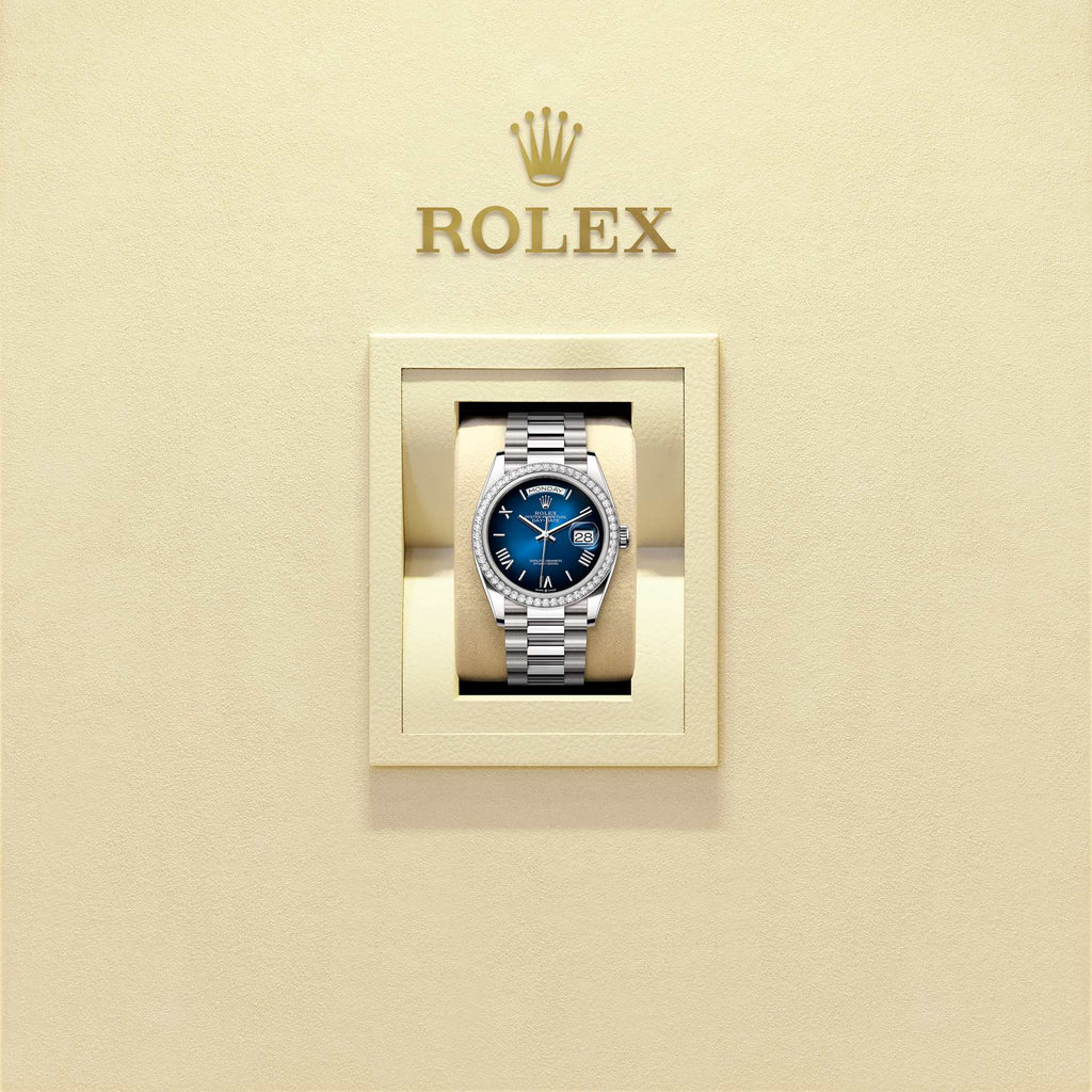 DAY DATE 36mm – Cadran Bleu Profond – Finition Diamant