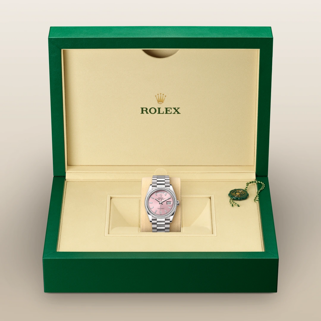 DAY DATE 36mm – Cadran Rose Élégant – Finition Diamant